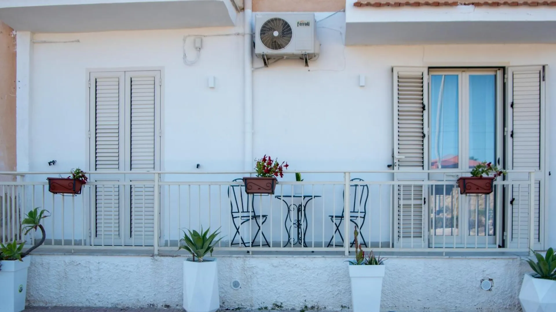 Ferienhaus Casa Vacanze La Casetta Di Zinu' Porto Empedocle Italien